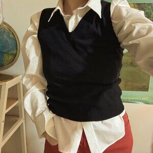 Black V-neck Knit Sweater Vest